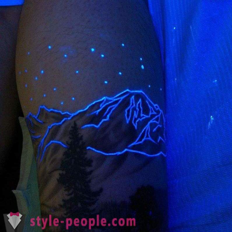 Tatuaje care sunt vizibile numai în lumină UV