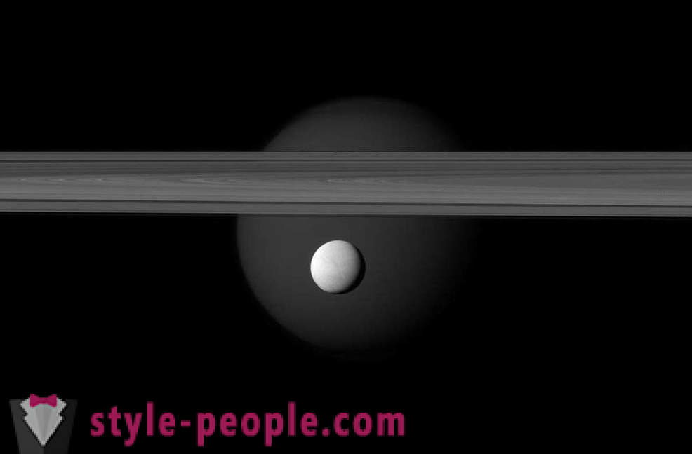 Satelit al lui Saturn în a șasea a cristalinului