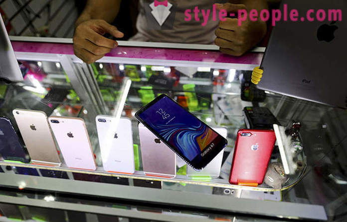De ce locuitorii orasului Mexico cumpara telefoane mobile dummy