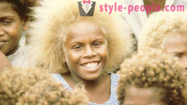 Povestea locuitorilor negri din Melanezia cu părul blond