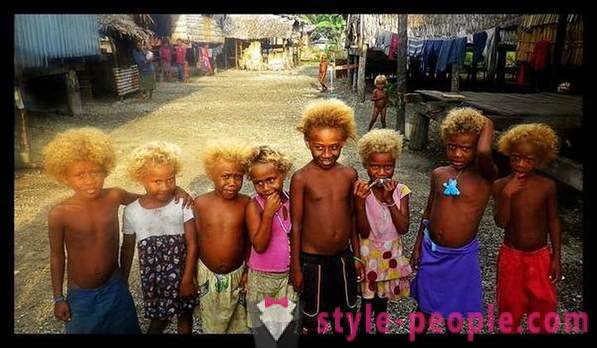 Povestea locuitorilor negri din Melanezia cu părul blond