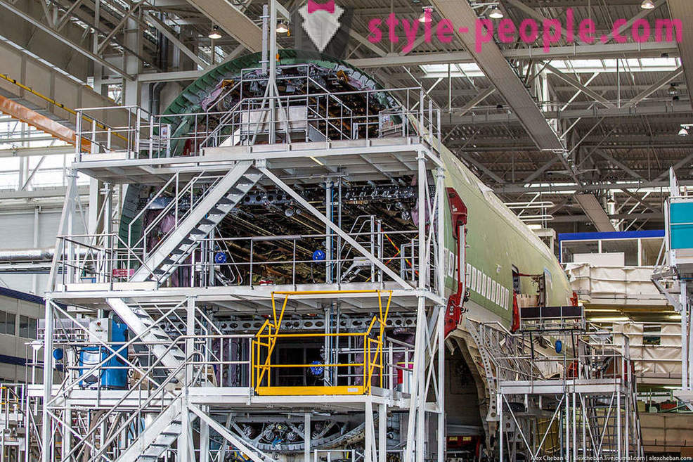 Procesul de fabricație a celei mai mari avioane de pasageri din lume