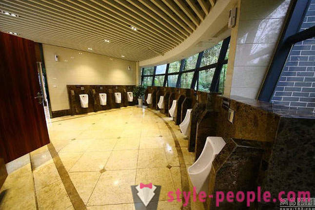 Cum de 5 stele toaletă publică din China