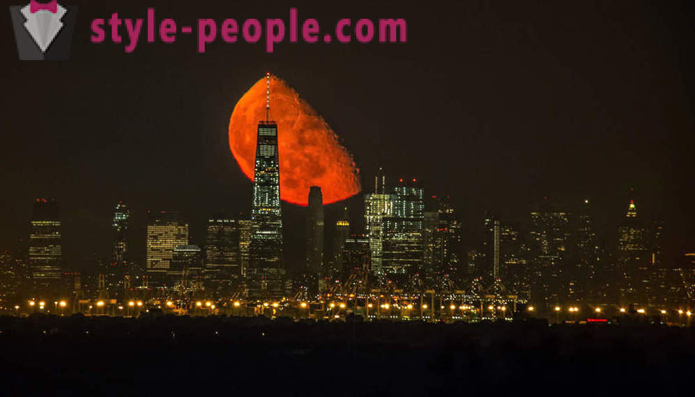 Bloody Moon peste Manhattan