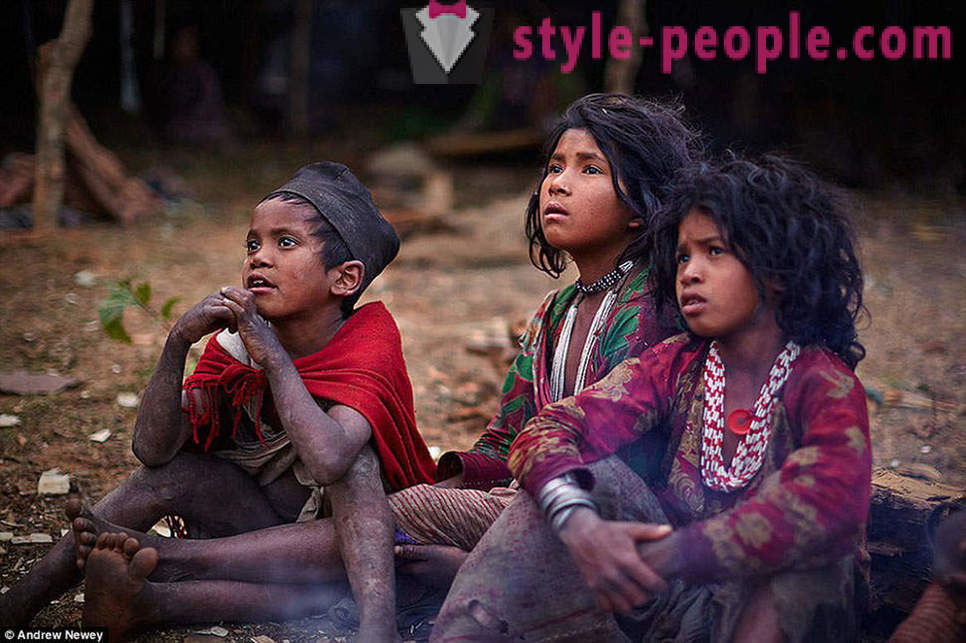 Ultimele vanatori-culegatori: viața unui trib primitiv în Nepal