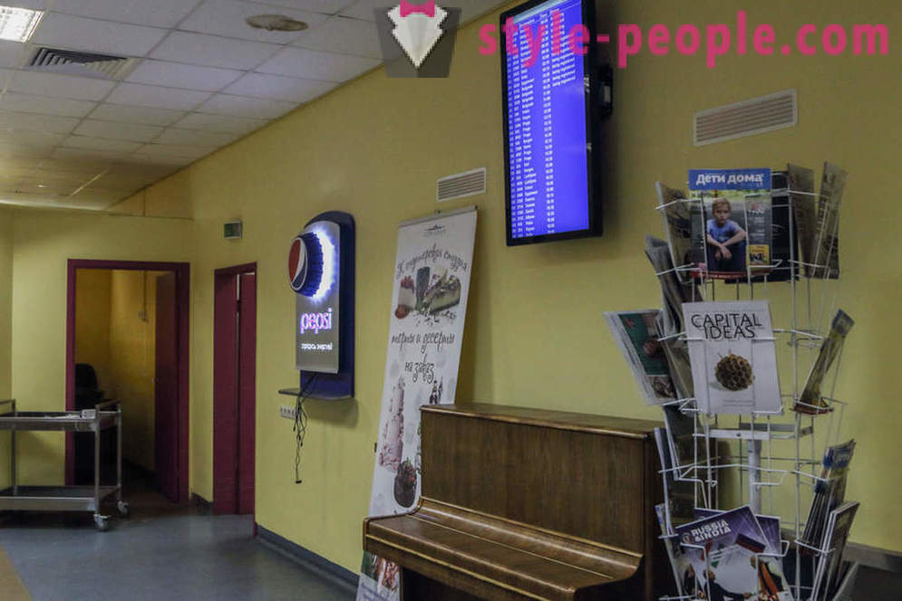 Criza figizis Am găsit mese ieftine din toate aeroporturile din Moscova