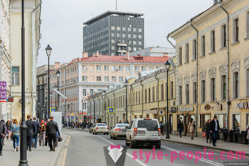 Noi străzile din Moscova, un an mai târziu