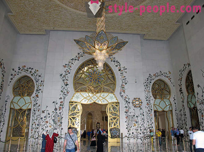 Zayed Moscheea Sheikh - Showcase principala bogăție nespusă a Emiratul Abu Dhabi