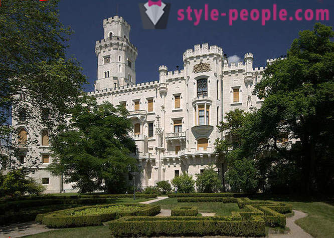 Excursie la perla de Boemia de Sud - castel Hluboka nad Vltavou