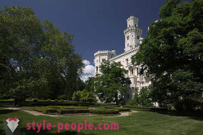 Excursie la perla de Boemia de Sud - castel Hluboka nad Vltavou