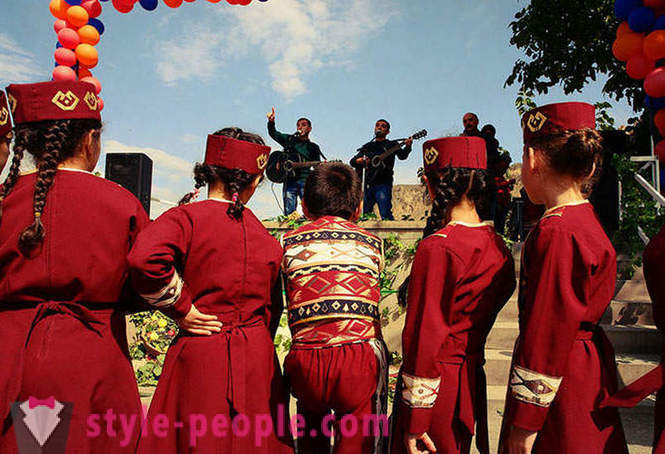 După cum Areni Festivalul Vinului Armene are loc