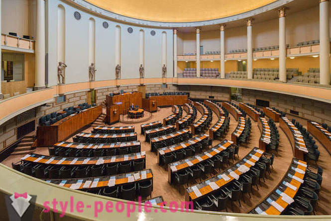 Tur al Parlamentului Finlandei