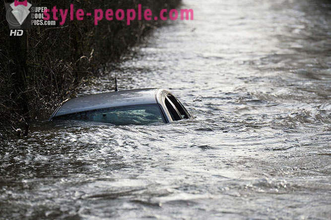 Inundații în sud-vestul Angliei
