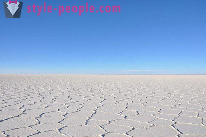 Călătorie prin cel mai mare desert de sare din lume