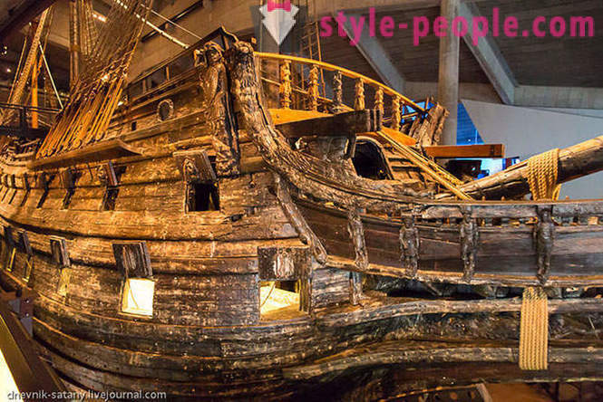 Turul muzeului singura navă din secolul al XVII-