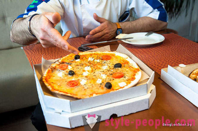 Bucătar italian încearcă pizza din Belarus