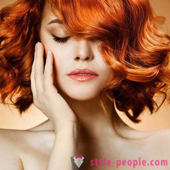 Nuanțe de culoare roșie pentru păr colorat