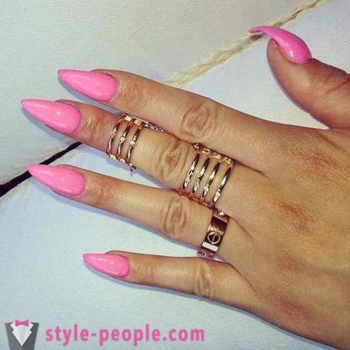 Design-unghii frumoase: unghiile ascuțite. Franceză pe unghiile ascuțite