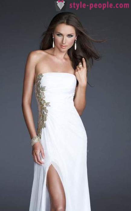 Rochie albă pe podea - costum elegant