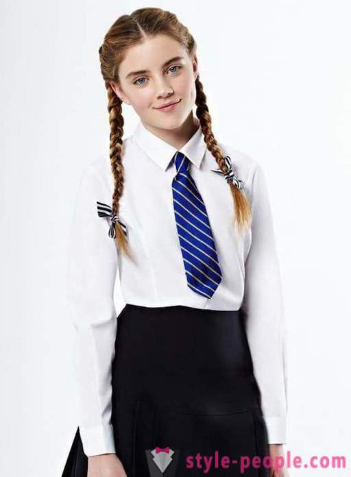 Alegerea bluze pentru fete la școală