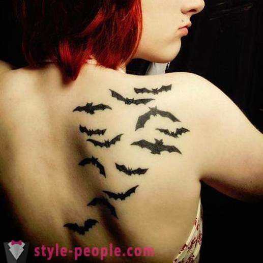 Tatuaj „bat“ - un semn al unui super-erou sau forțe întunecate?