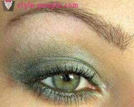 Ochii gri-verde, un make-up costum?